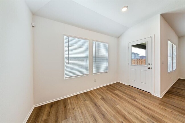 Building Photo - 148 River Rise Rd