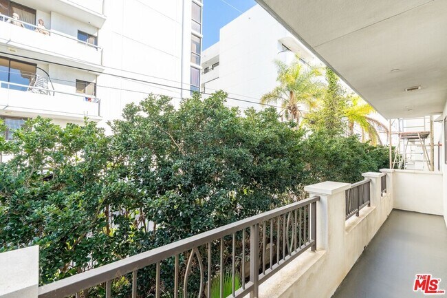 Building Photo - 10647 Ashton Ave