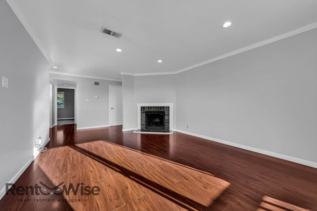 Building Photo - 963 Ridgeview Ct