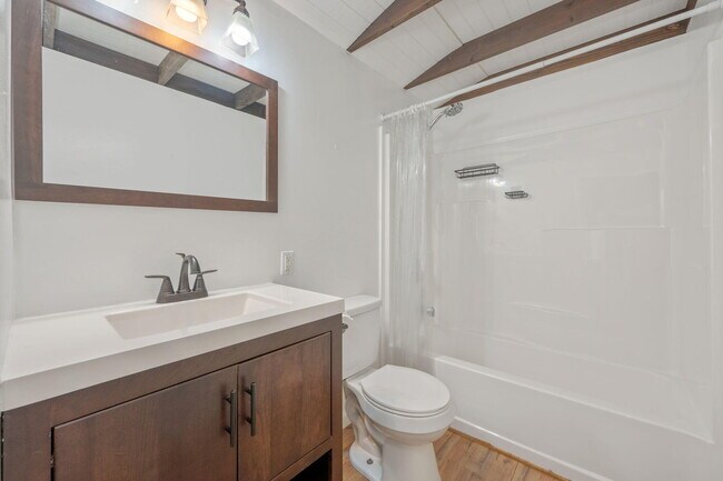 Building Photo - 271 Bracewell St