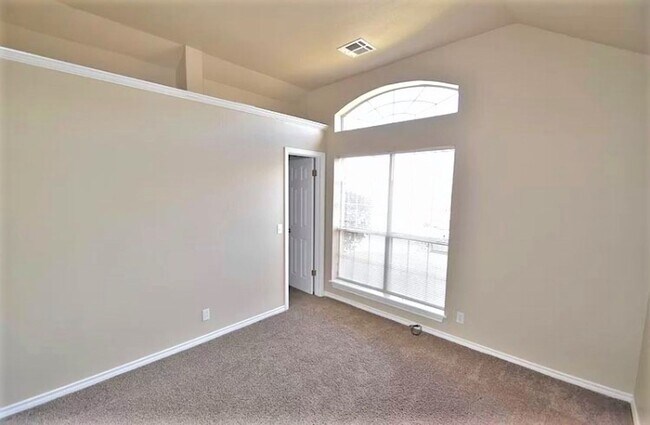 Building Photo - 412 McDonald Dr