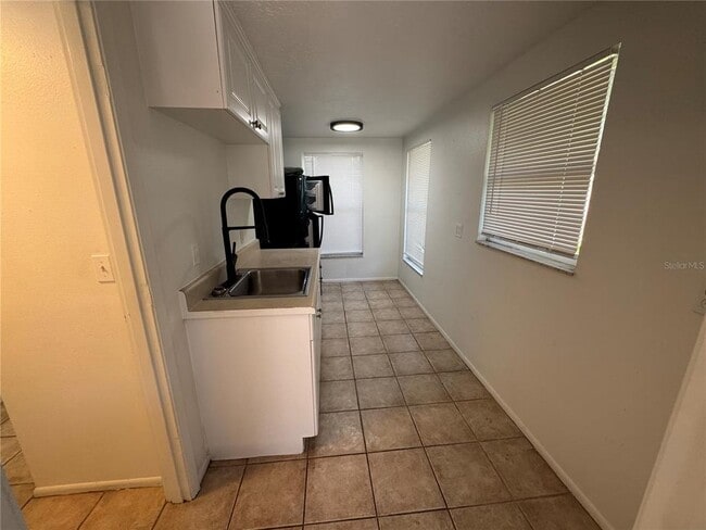 Building Photo - 3740 Aberdeen Dr