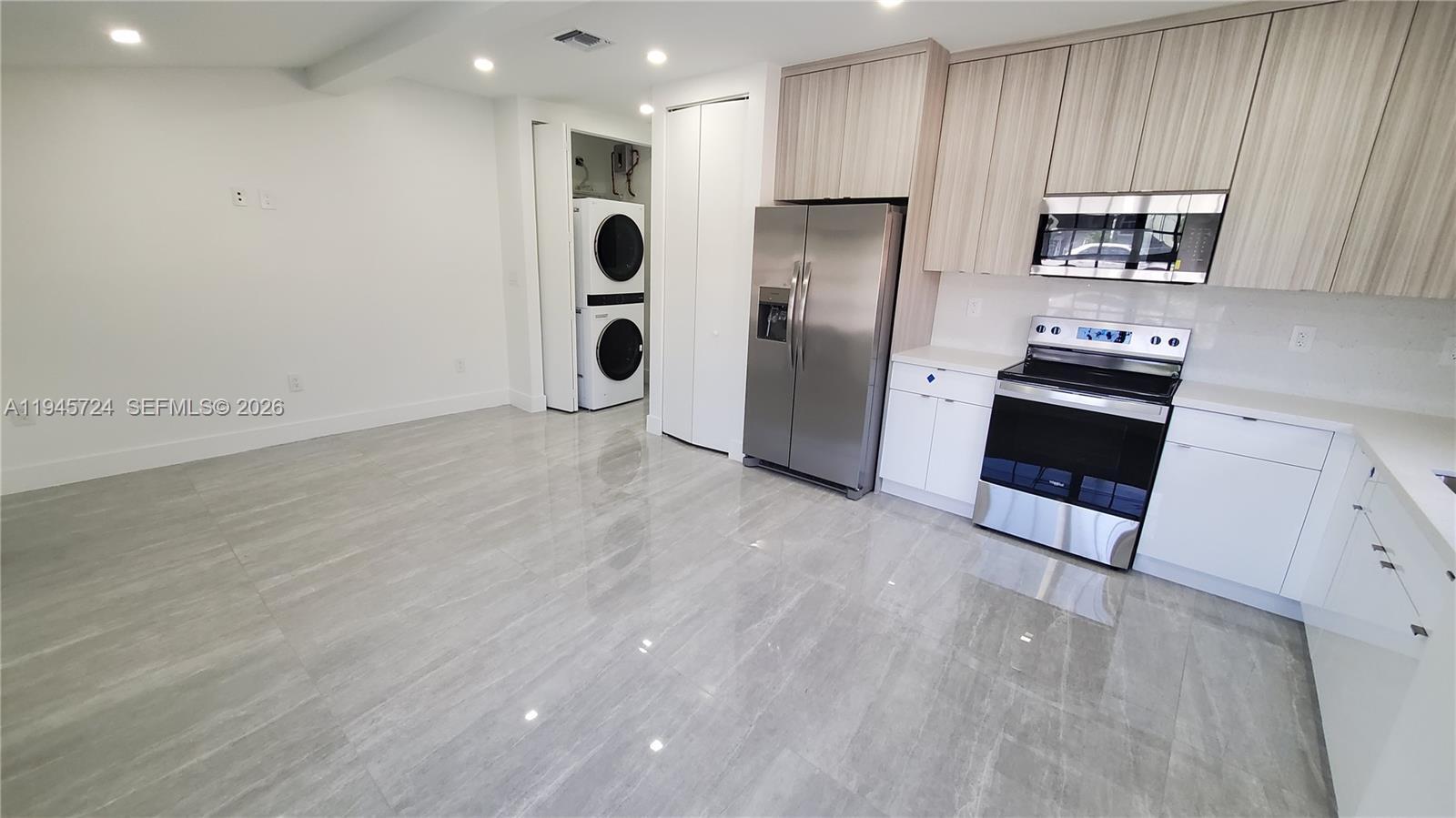 Building Photo - 40 SW 34th Ave