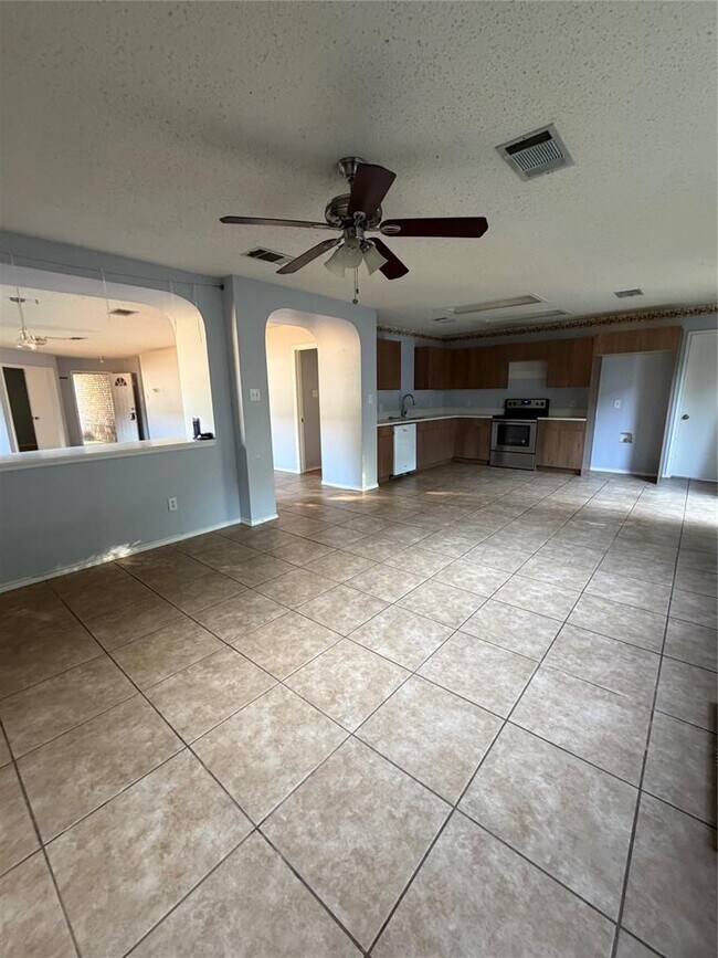 Building Photo - 3207 Settlement Dr