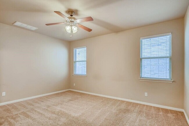 Building Photo - 2753 Calmwood Dr