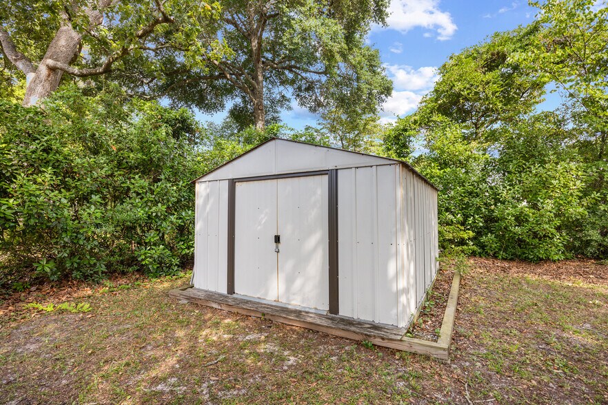Building Photo - 807 Bellamy Rd