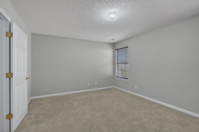 Building Photo - 3 Bedroom 2 Bathroom Single-family home in Port Wentworth - close to Savannah Airport, Savannah P...