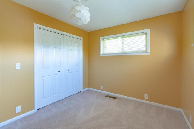 Building Photo - 115 Palmer Dr