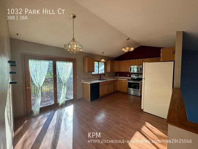 Building Photo - 3 BED | 2.5 BATH | DOUBLE GARAGE | TRI-LEV...