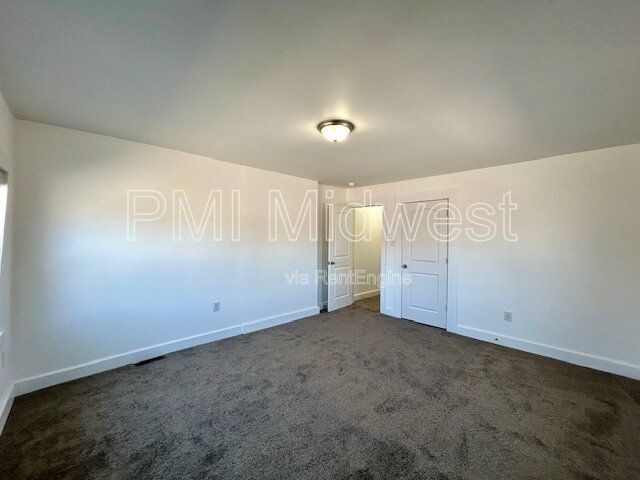 Building Photo - 2960 N Park Ave