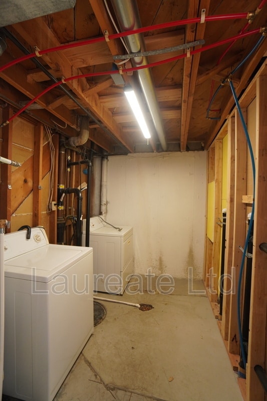 Building Photo - 2268 W Maplewood Ave