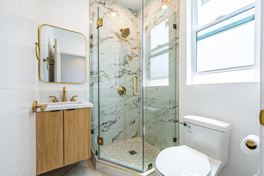 Building Photo - 242 N Dillon St