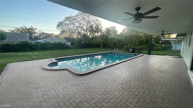 Building Photo - 3 br, 2 bath House - 8320 SW 142nd St
