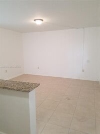 Building Photo - 4450 SW 67th Ave