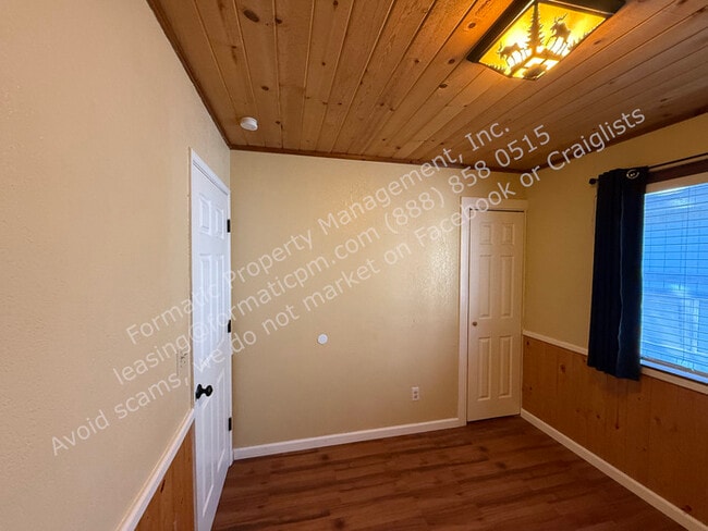 Building Photo - Cozy and Pet-Friendly Cabin in Sugarloaf