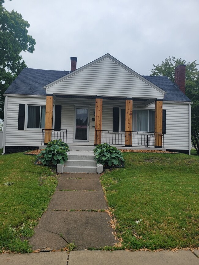 Primary Photo - 137 Kingston Rd