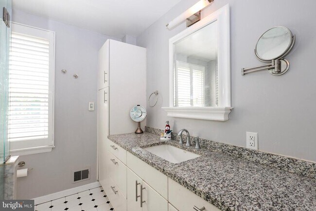 Building Photo - 206 Drakes Drum Dr