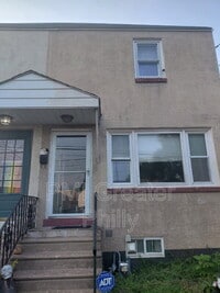 Building Photo - 687 Mansion St