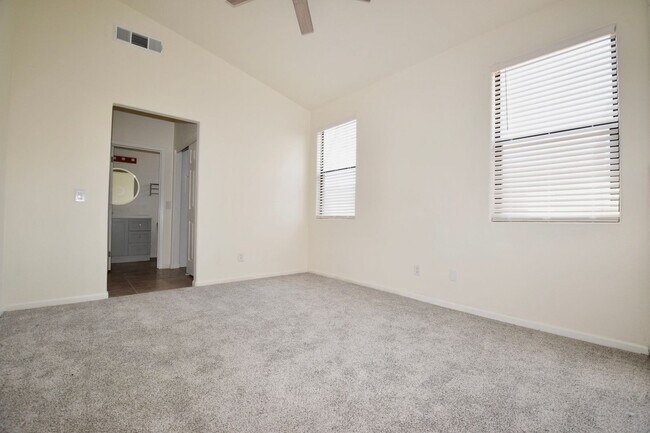 Building Photo - Newly remodeled Mesa Home with Community P...
