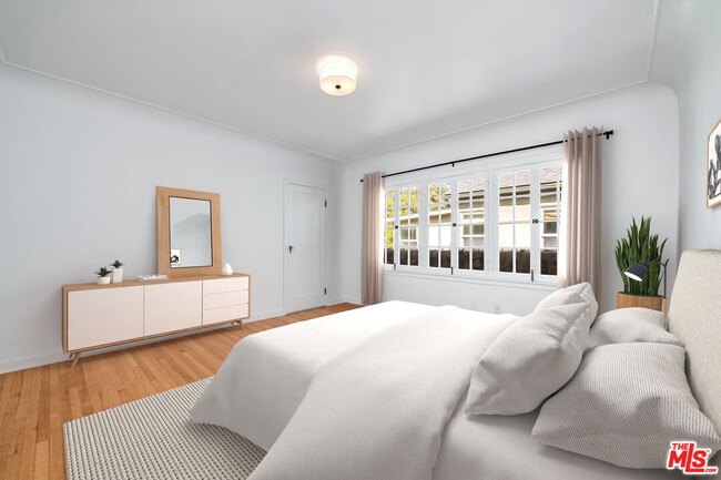 Building Photo - 1217 S Genesee Ave