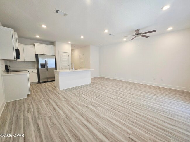 Building Photo - 396 Salt Creek Lane