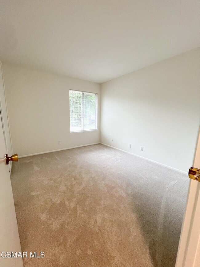 Building Photo - 185 N Sabra Ave