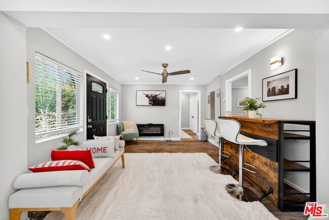 Building Photo - 1200 Tamarind Ave