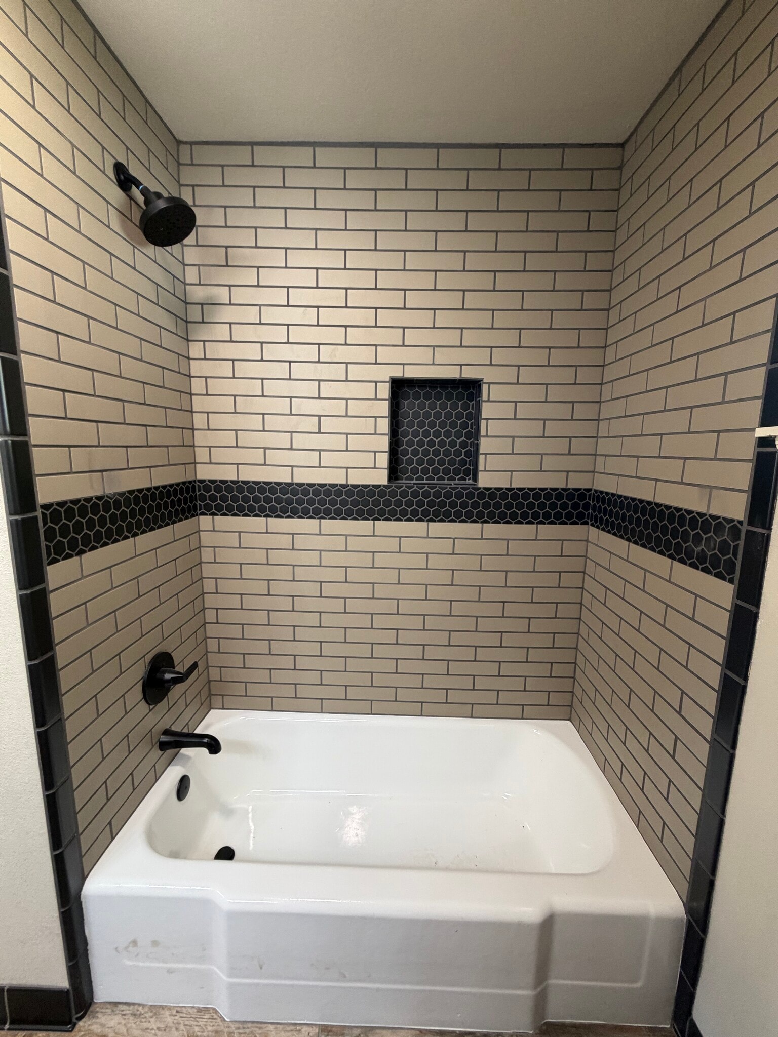 Full Bath - 536 Sherwood Ln