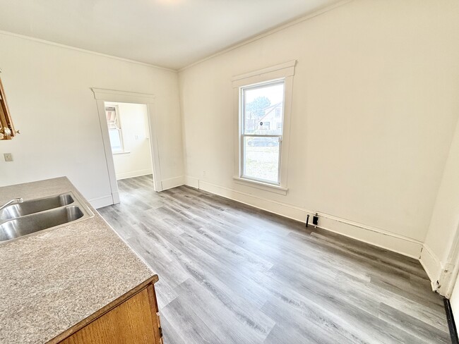 Building Photo - 921 17th St NW