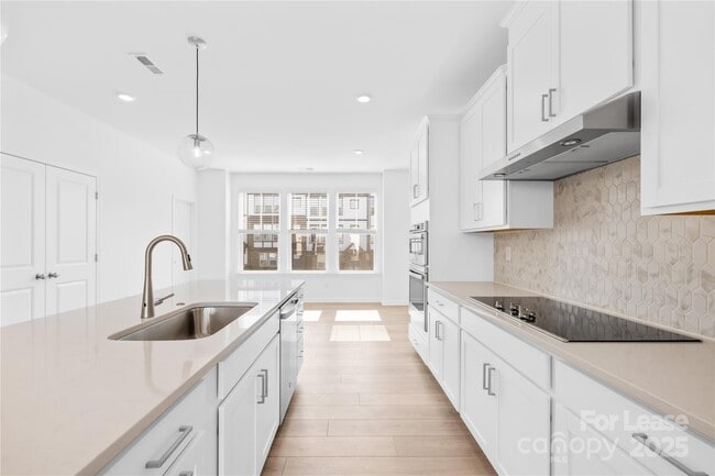 Building Photo - 3236 Stelfox St