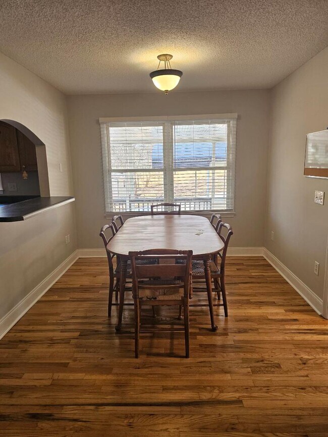 Building Photo - 134 Rolling Dr