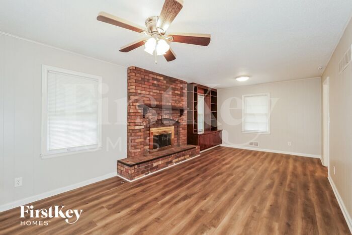 Building Photo - 5613 Manning Ave