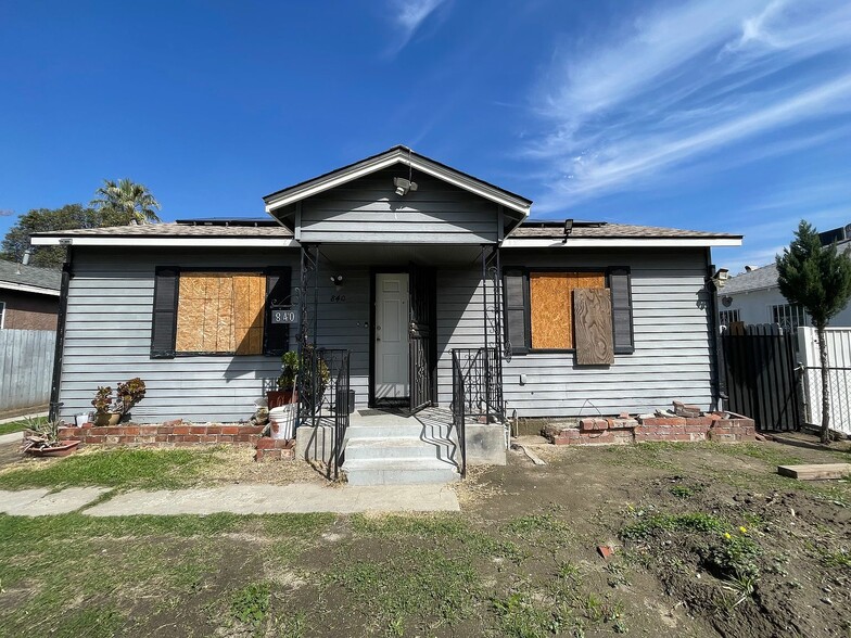 Primary Photo - 840 W 27th St