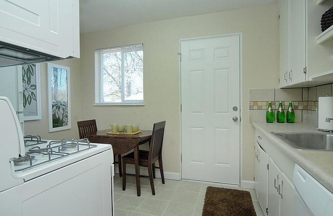 Building Photo - 1426 Clinton St