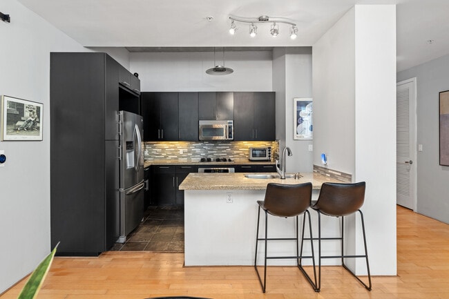 Building Photo - 1050 Island Ave