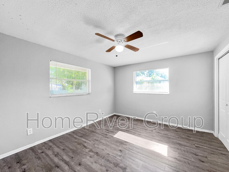 Building Photo - 928 Parkwood Dr