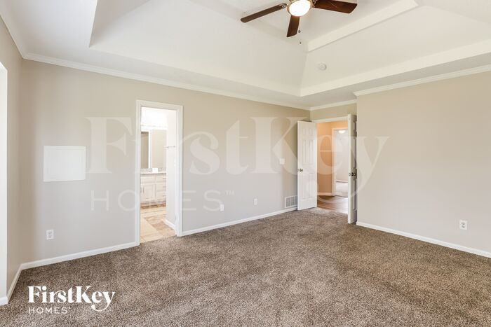 Building Photo - 2300 SW Stone Bridge Ct