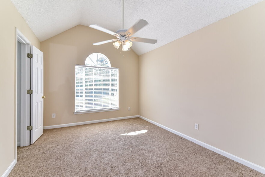 Building Photo - 3075 Countryside Ln SW