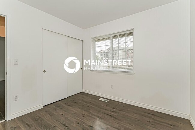 Building Photo - 3 Bedroom Pet-Friendly Home in PUYALLUP, WA with Main Street Renewal