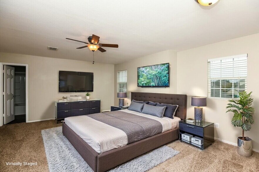 Building Photo - 205 Cres Ridge Dr