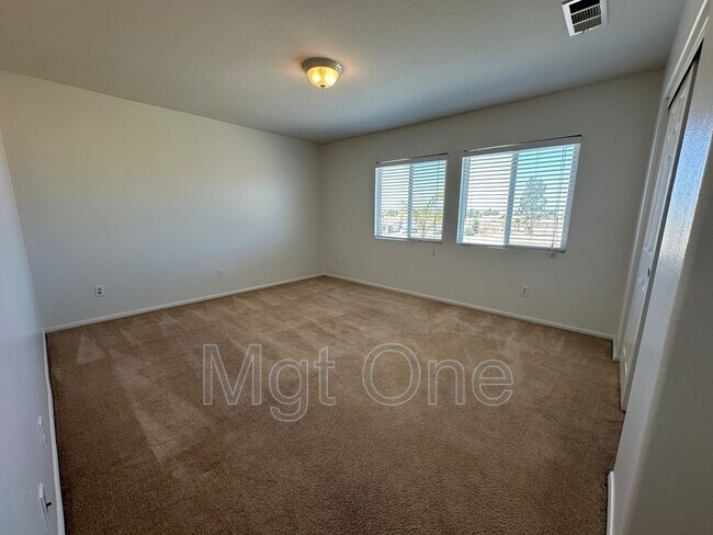Building Photo - 1242 English Oak Way