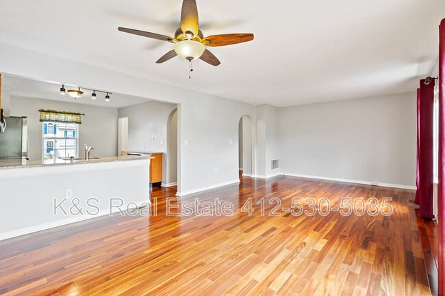 Building Photo - 2711 Canterbury Dr
