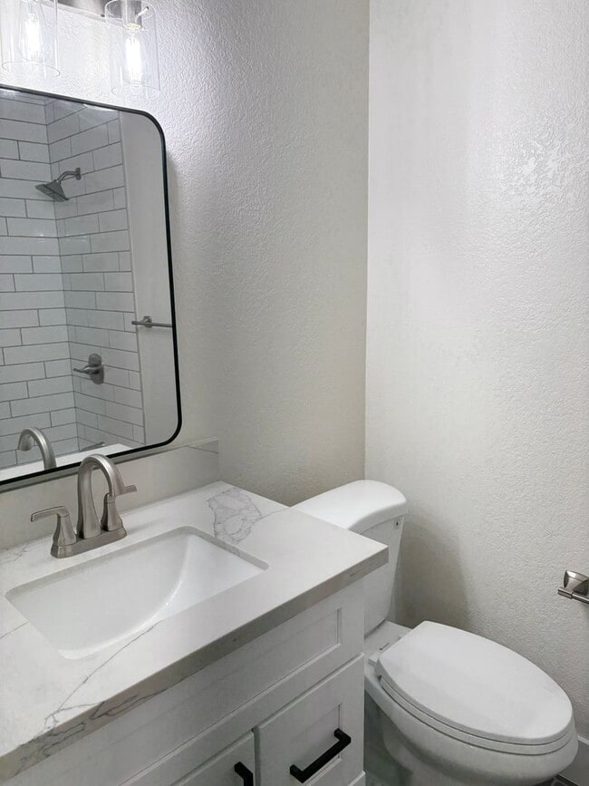 Building Photo - **BRAND NEW!! FULLY RENOVATED CONDO IN CHANDLER (CHANDLER BLVD & COOPER)**