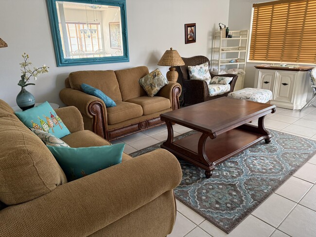 Building Photo - 192 Waltham H