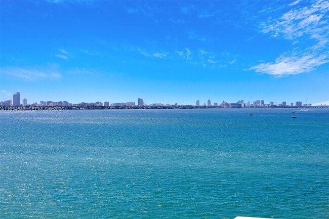 Building Photo - 1930 Bay Dr