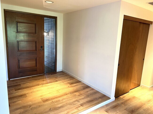 Building Photo - 11585 SW Settler Way