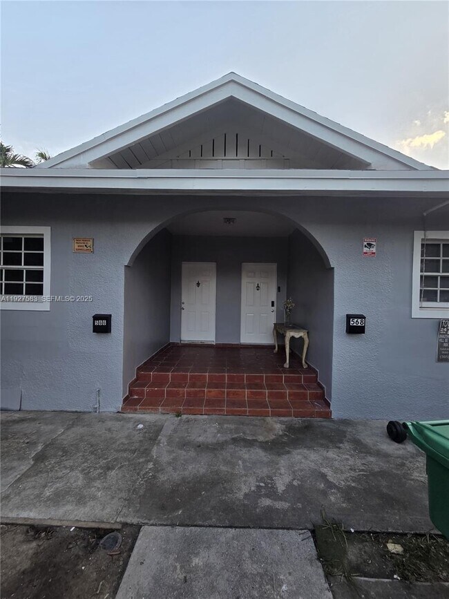 Building Photo - 568 SW 3rd St