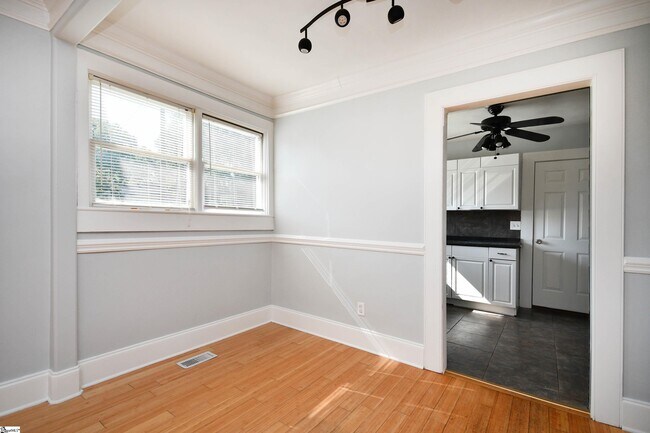 Building Photo - 204 Parkins Mill Rd
