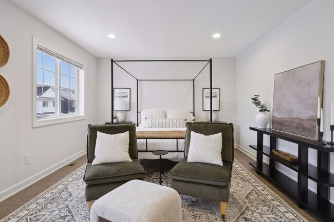 Building Photo - 3 Bedroom Townhome