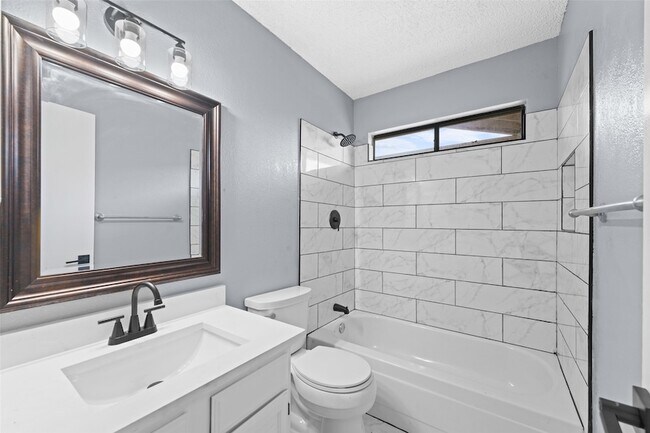 Building Photo - 1509 Pecos St